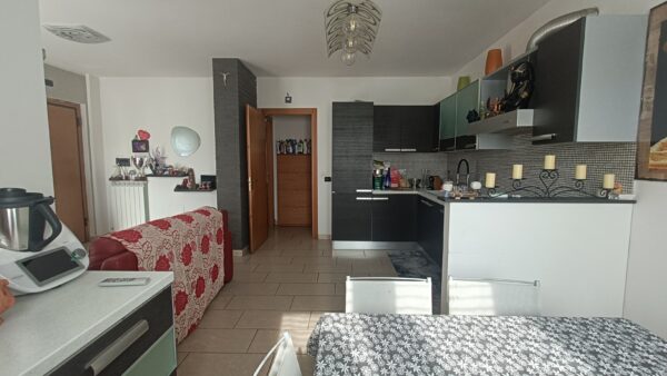 Appartamento arredato con scoperto esclusivo e garage - Rif. A176 - immagine 9