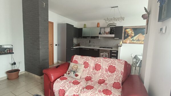 Appartamento arredato con scoperto esclusivo e garage - Rif. A176 - immagine 8