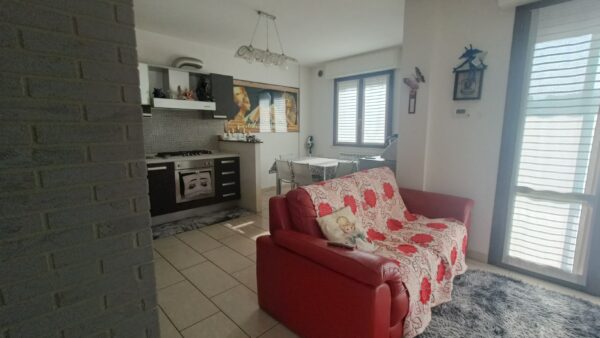 Appartamento arredato con scoperto esclusivo e garage - Rif. A176 - immagine 7