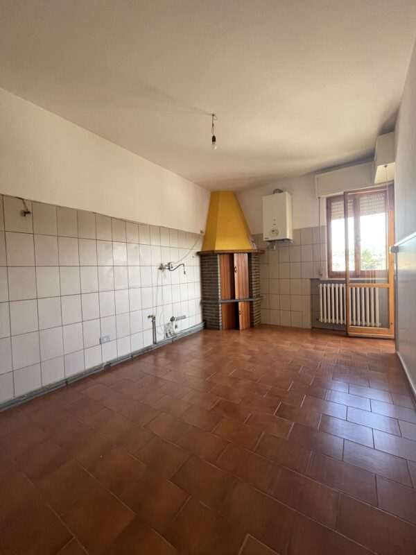 Appartamento ampio e luminoso con garage - Rif. A177 - immagine 3