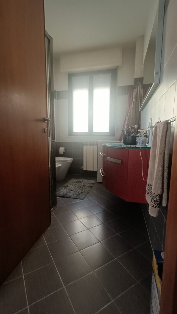 Appartamento arredato con scoperto esclusivo e garage - Rif. A176 - immagine 13