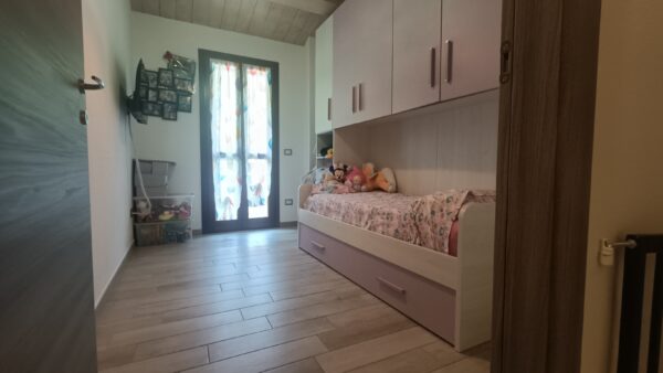 Porzione di villetta a schiera con scoperto esclusivo e garage - Rif. A182 - immagine 9