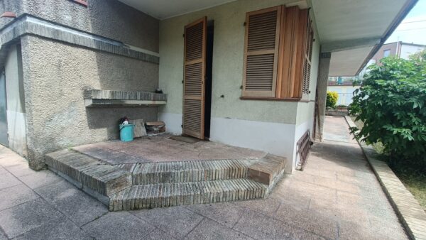 Villa indipendente su due piani con grande giardino - Rif. A152 - immagine 12