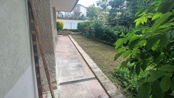 Villa indipendente su due piani con grande giardino - Rif. A152 - immagine 4