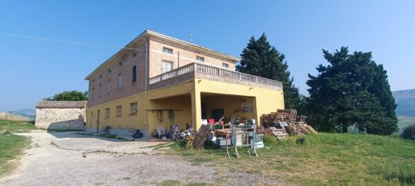 Casale da ristrutturare a Sassocorvaro Auditore - Rif. CDR210 - immagine 3