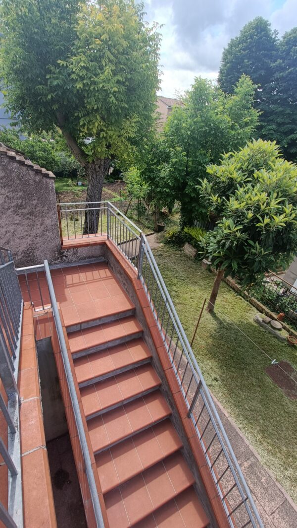 Villa indipendente su due piani con grande giardino - Rif. A152 - immagine 10