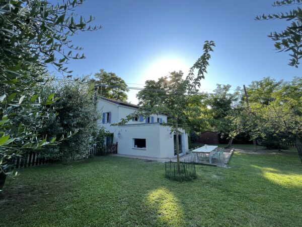 Casale arredato con giardino - Rif. CR324