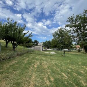casale con terreno e dependance marche