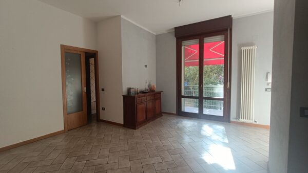 Appartamento piano terra con ampio giardino e garage  -Rif. A143 - immagine 5
