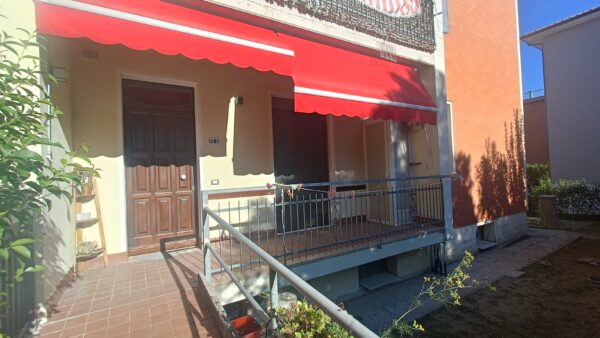 Appartamento piano terra con ampio giardino e garage  -Rif. A143 - immagine 27