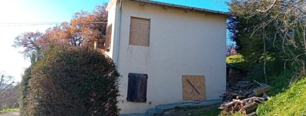 Casale a Urbino con giardino e vista sul Monte Pietralata   - Rif. CR307 - immagine 5