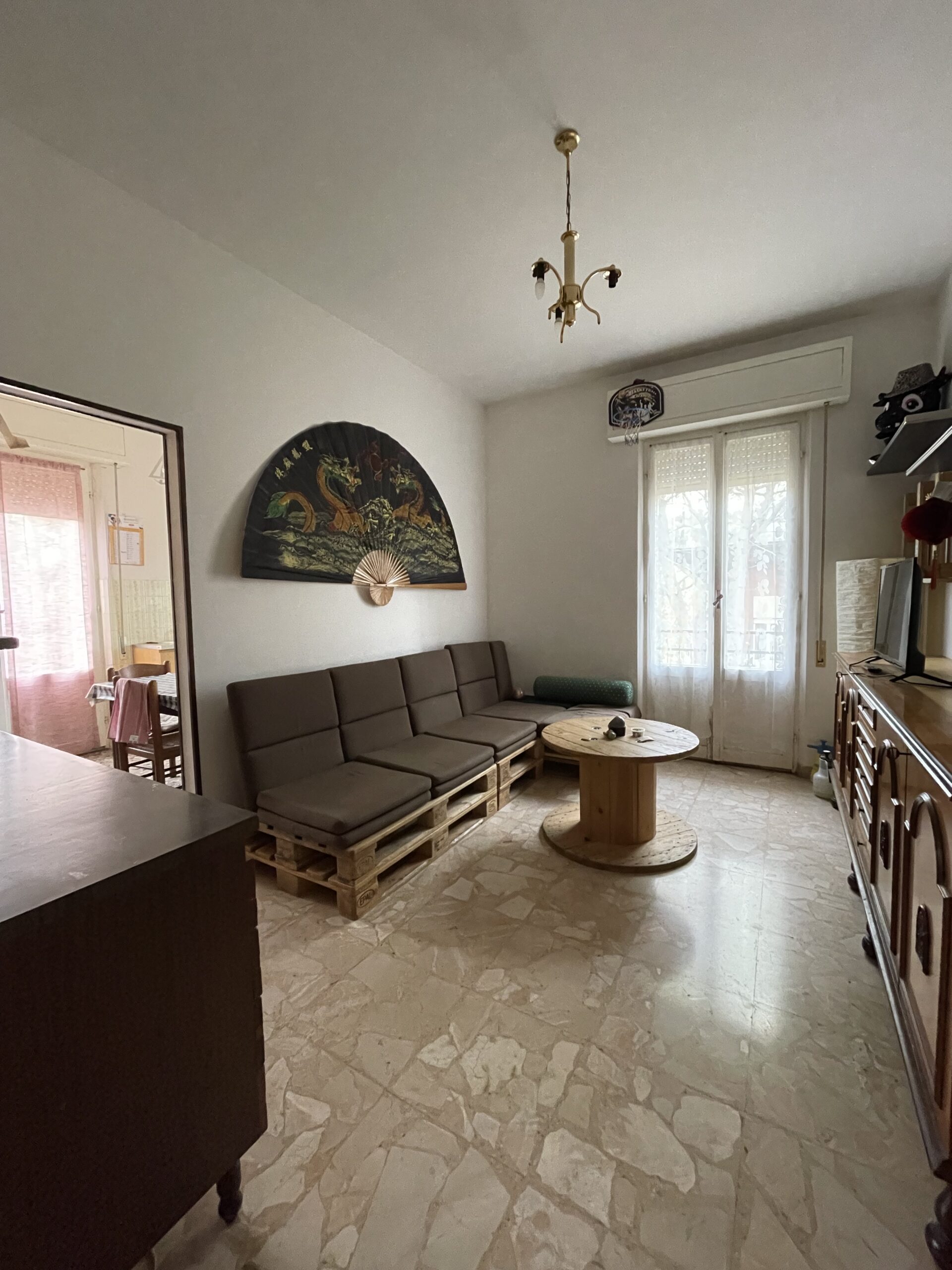 vendesi appartamento fermignano matteotti salotto