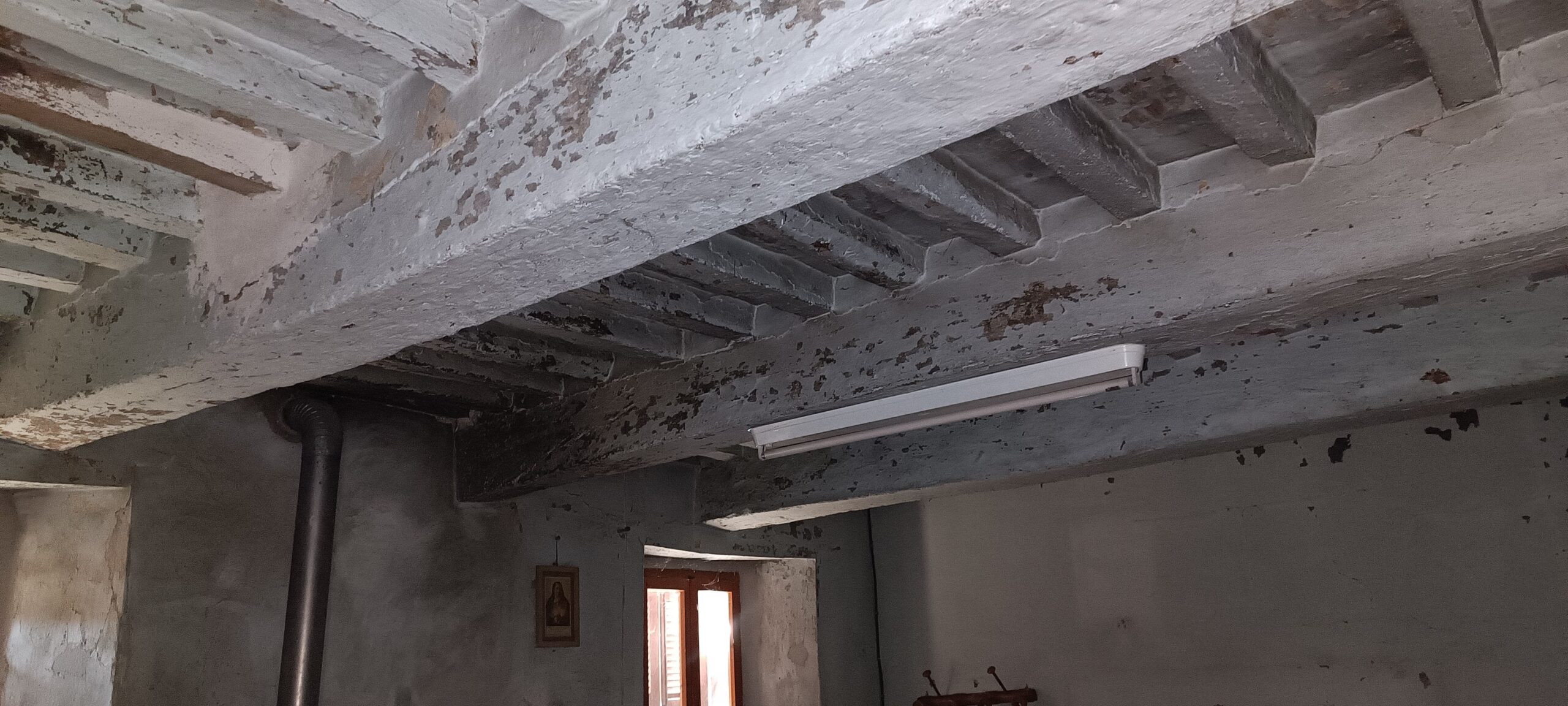 Casale in pietra del 1600 con piccola cappella a Fossombrone - Rif. CDR235 - immagine 21