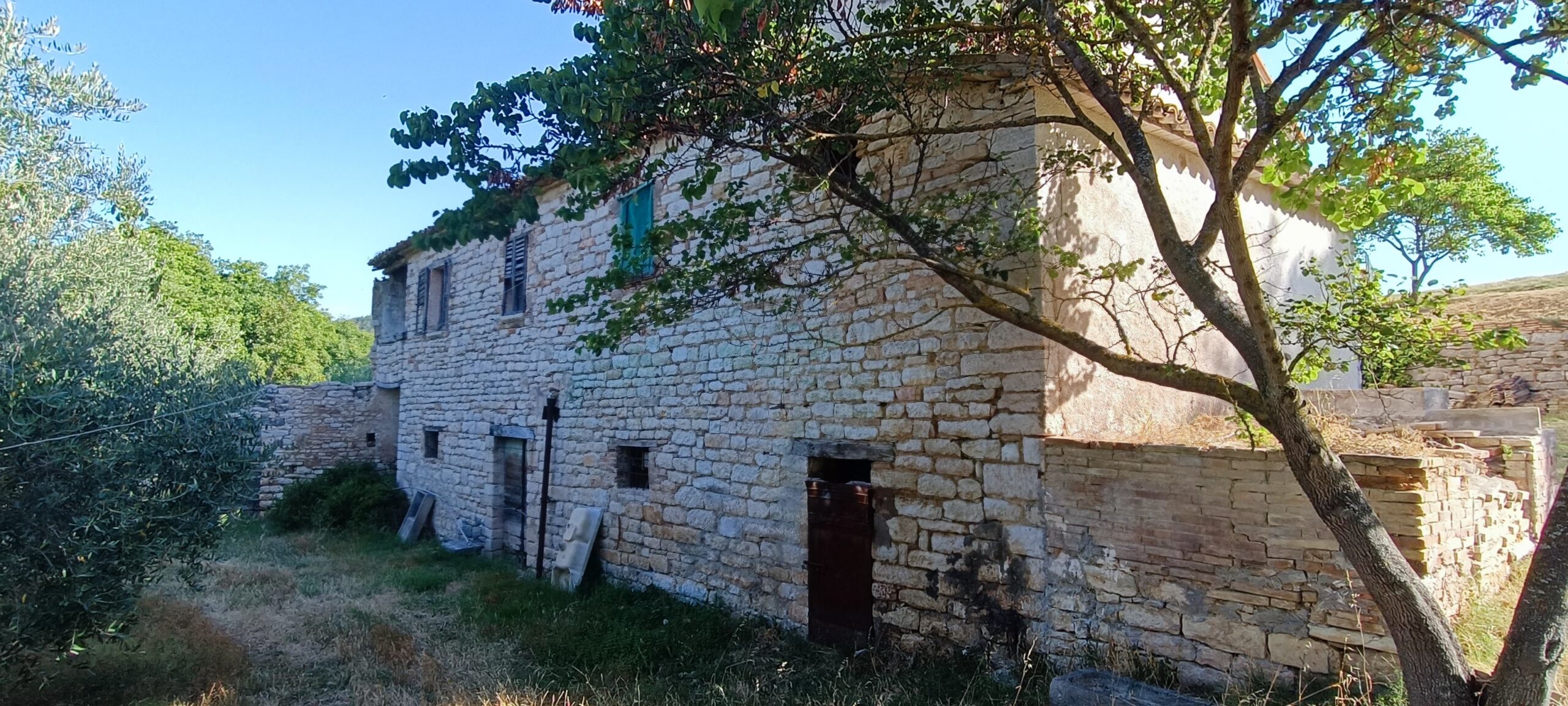 Casale in pietra del 1600 con piccola cappella a Fossombrone - Rif. CDR235 - immagine 7