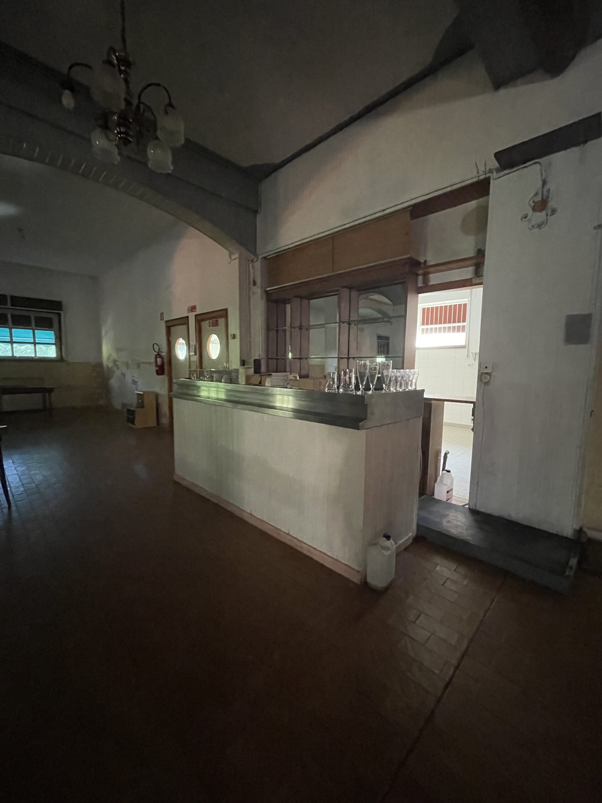 Ex ristorante storico con ampio parcheggio, un appartamento e 2,5ettari - Rif. CR333 - immagine 8