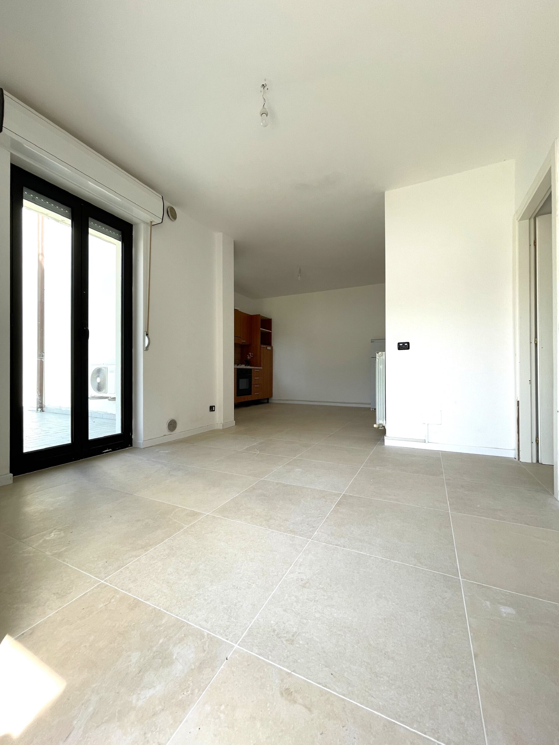 Moderno appartamento al Piano Terra con Giardino e Garage - Recente Costruzione - Rif. A198 - immagine 2