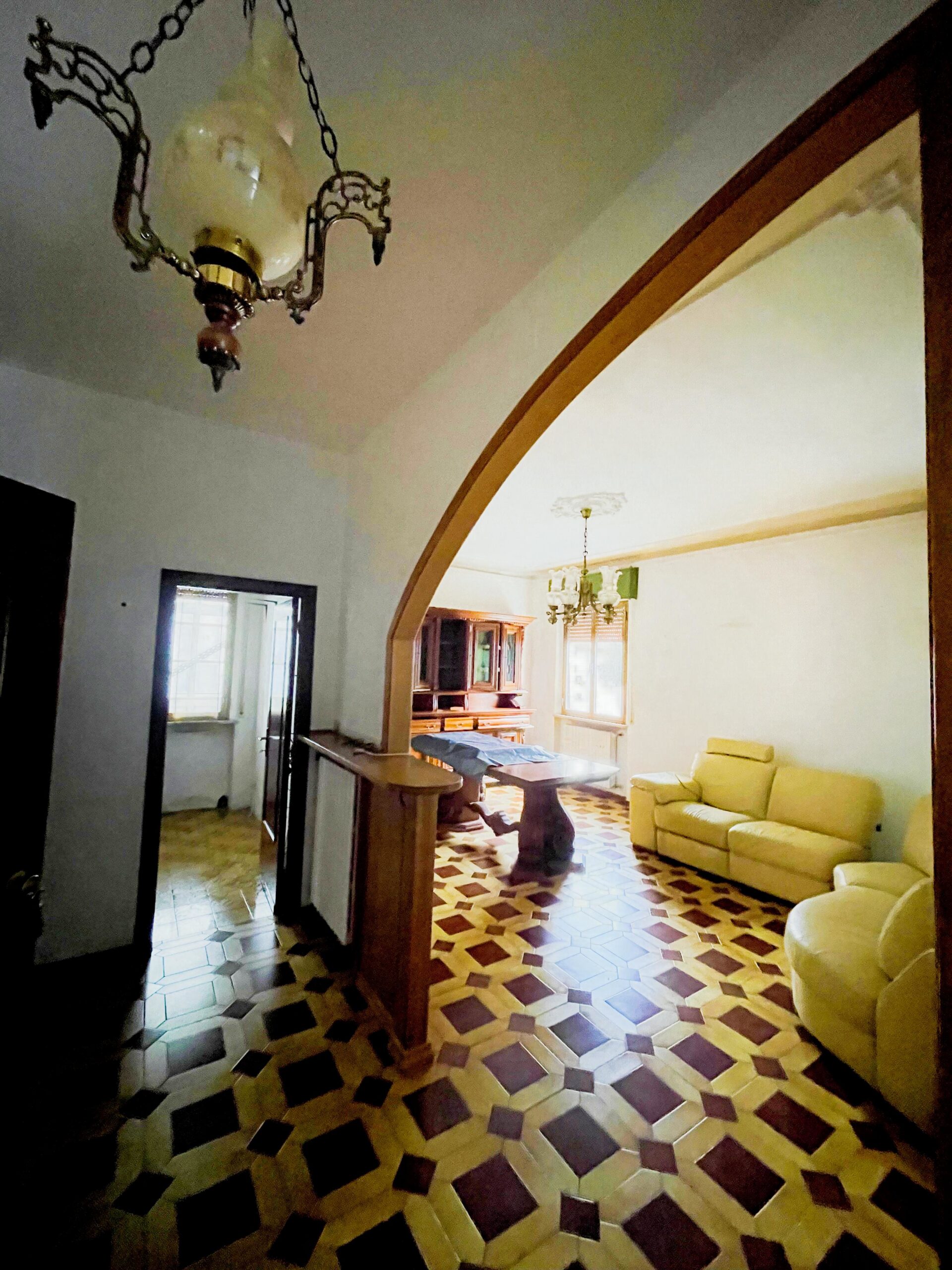 Appartamento di 136mq in vendita a Urbino: 3 camere, posto auto coperto, taverna - Rif.A147 - immagine 2