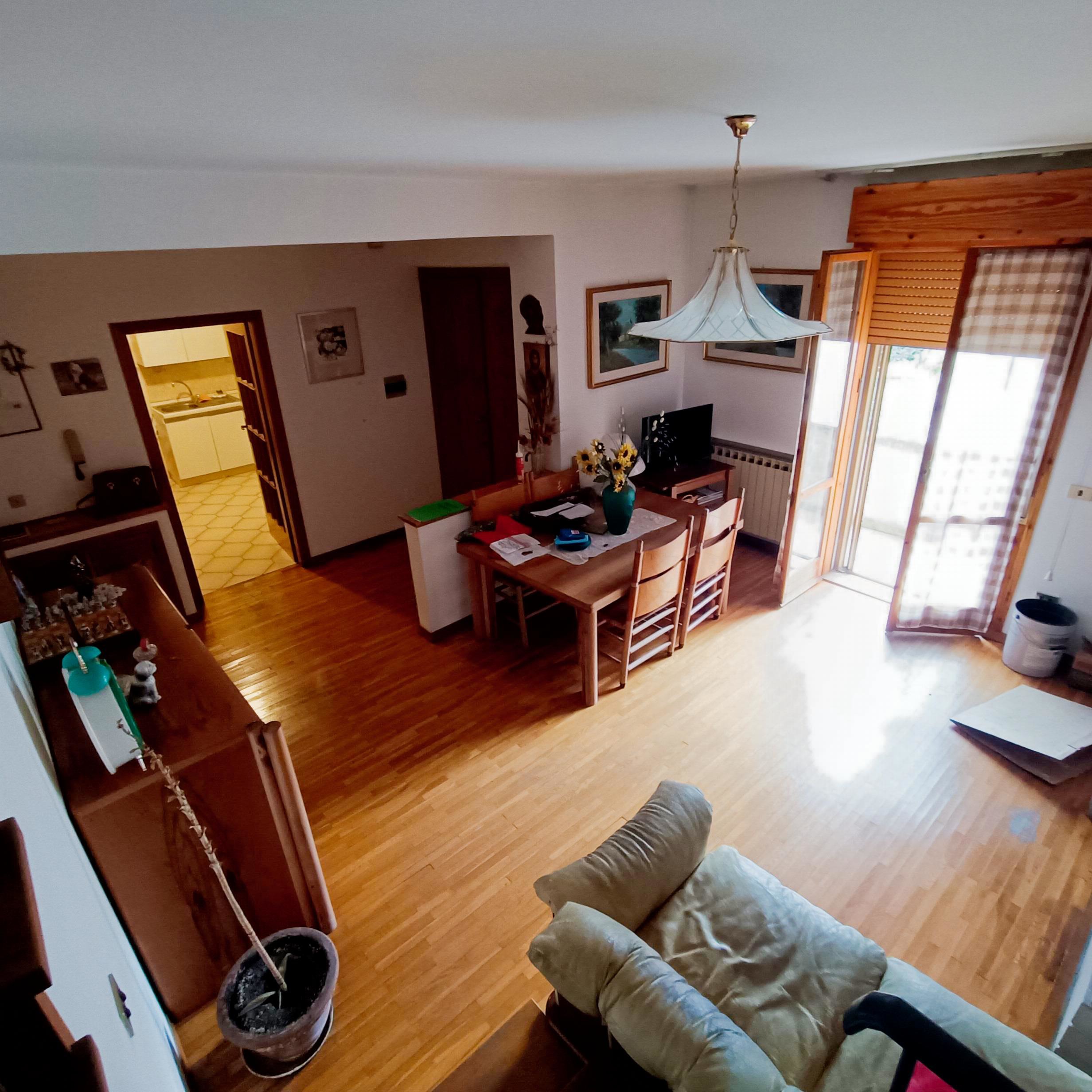 Appartamento a Fermignano: 3 camere, 2 bagni, mansarda e garage - Rif. A127 - immagine 9