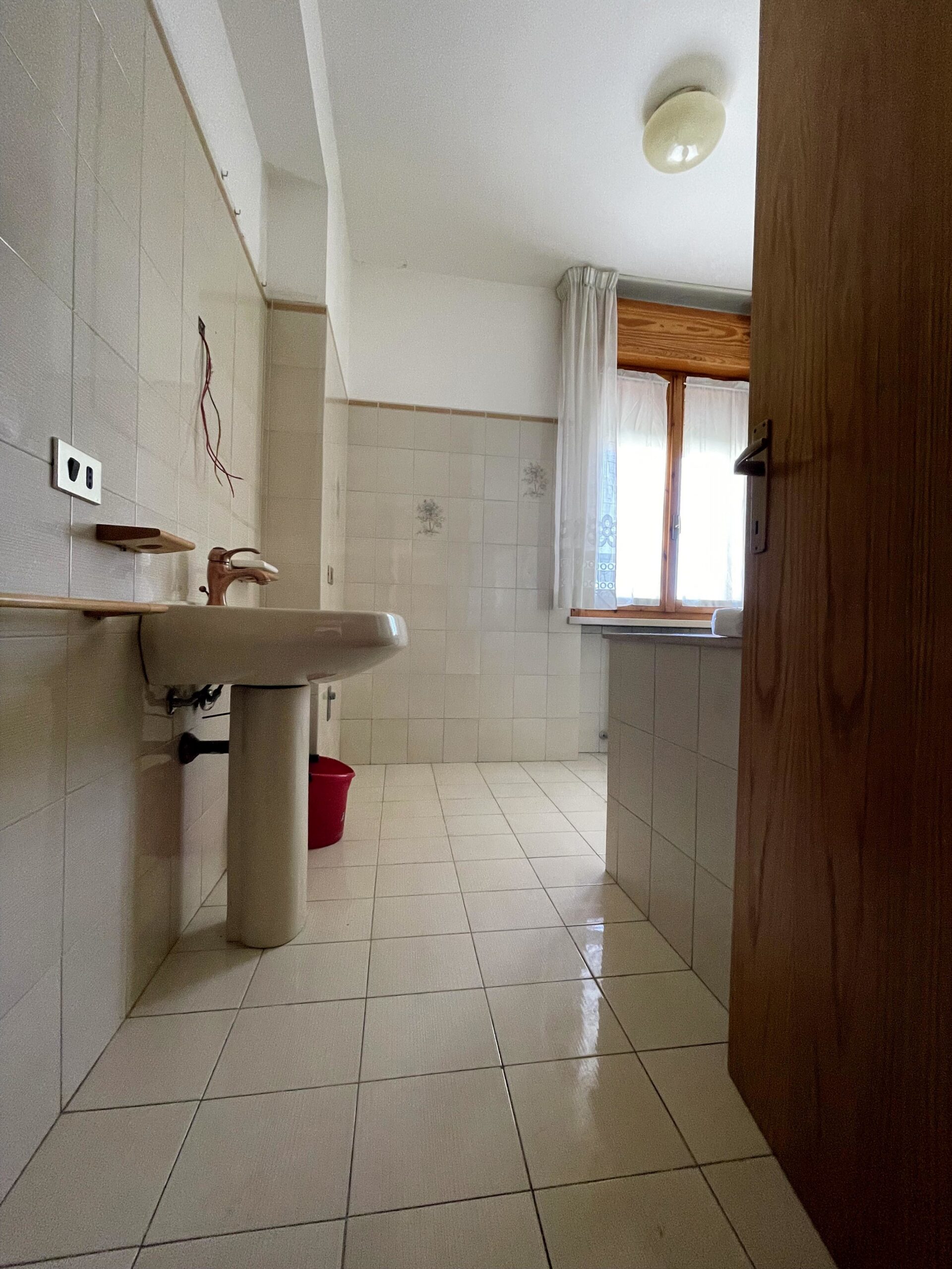 Appartamento a Fermignano: 3 camere, 2 bagni, mansarda e garage - Rif. A127 - immagine 15