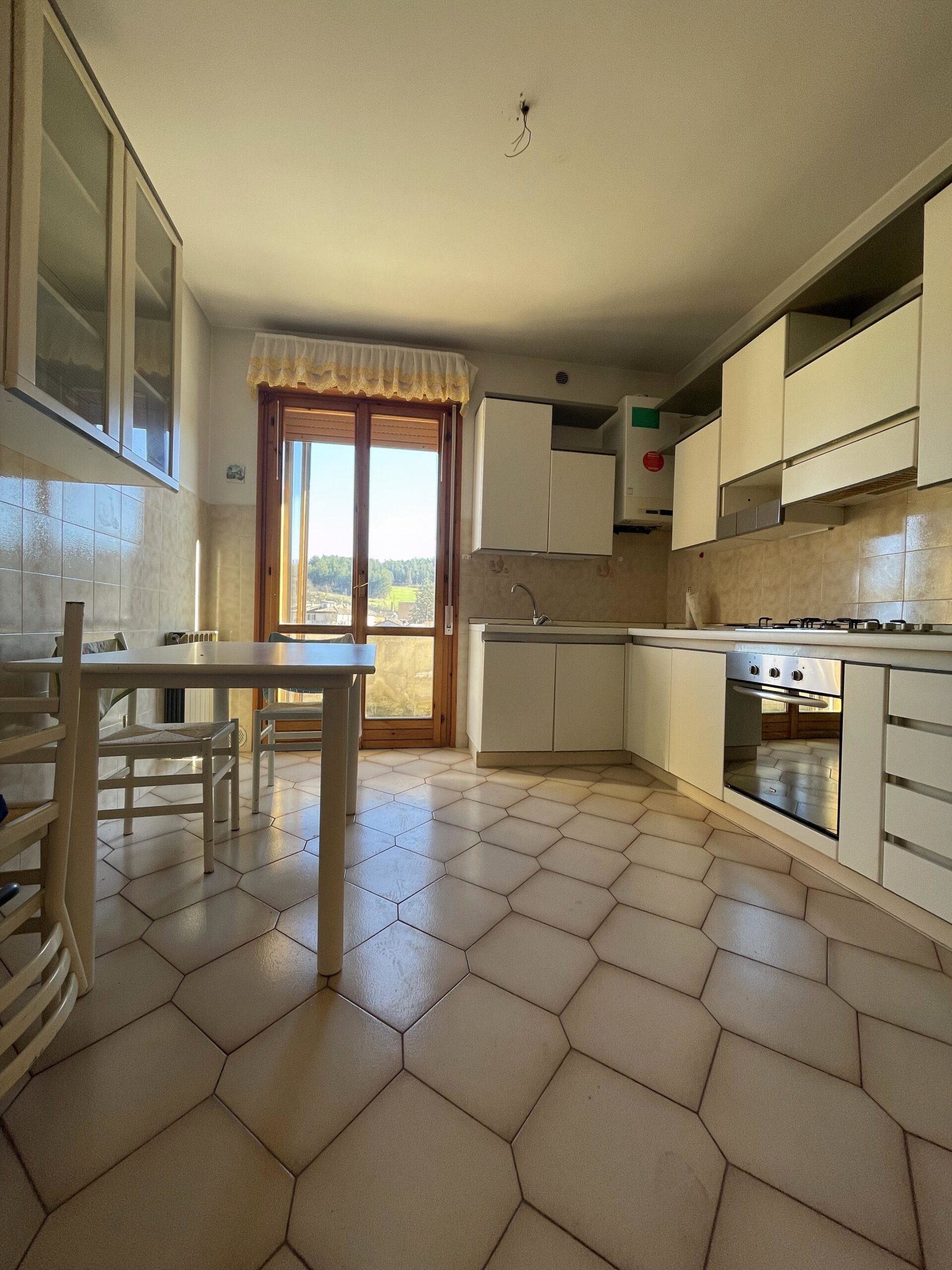 Appartamento a Fermignano: 3 camere, 2 bagni, mansarda e garage - Rif. A127 - immagine 10