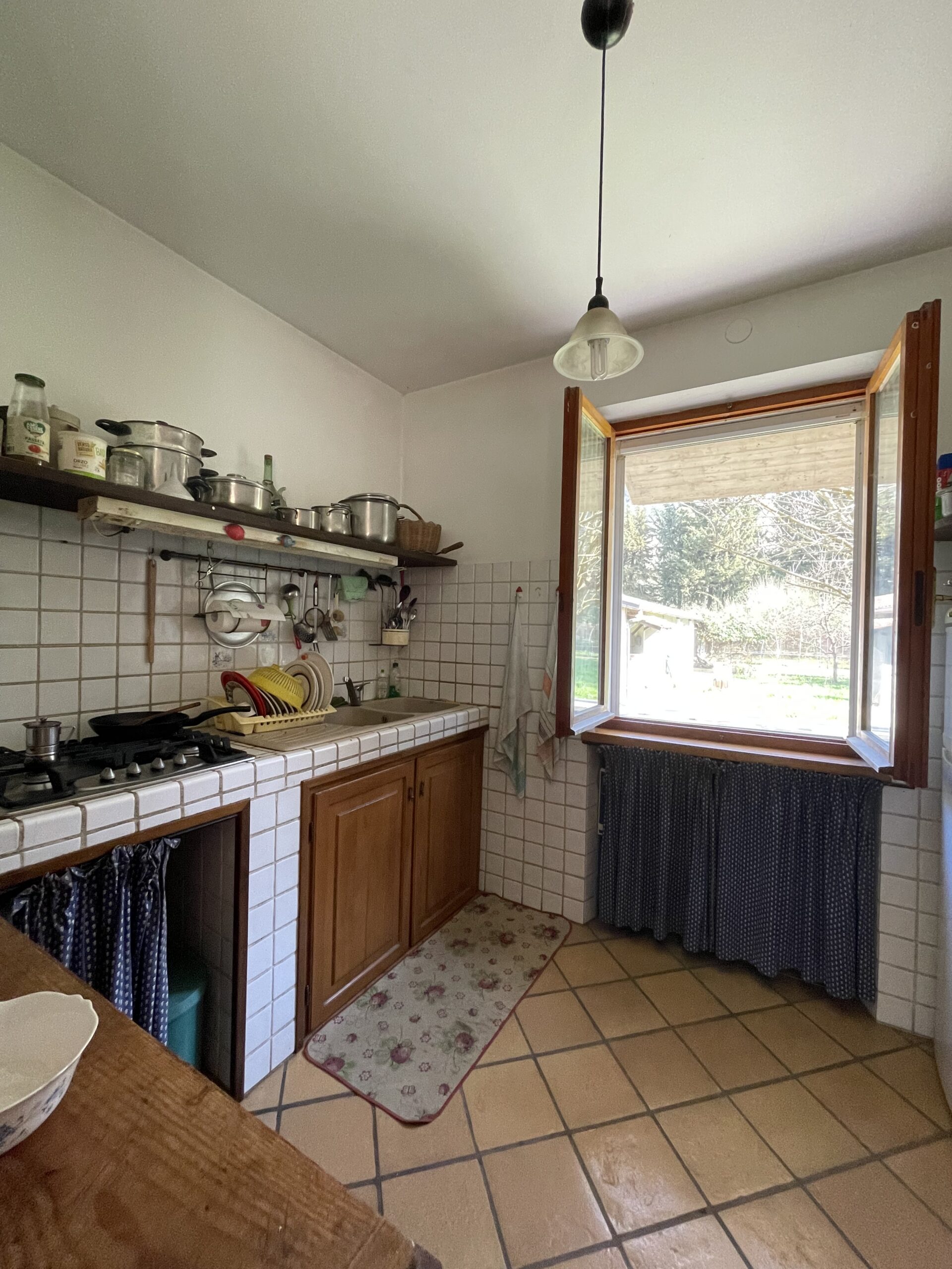 Villa indipendente a Fossombrone con 35.000 mq di bosco e uliveti - Rif.A102 - immagine 24