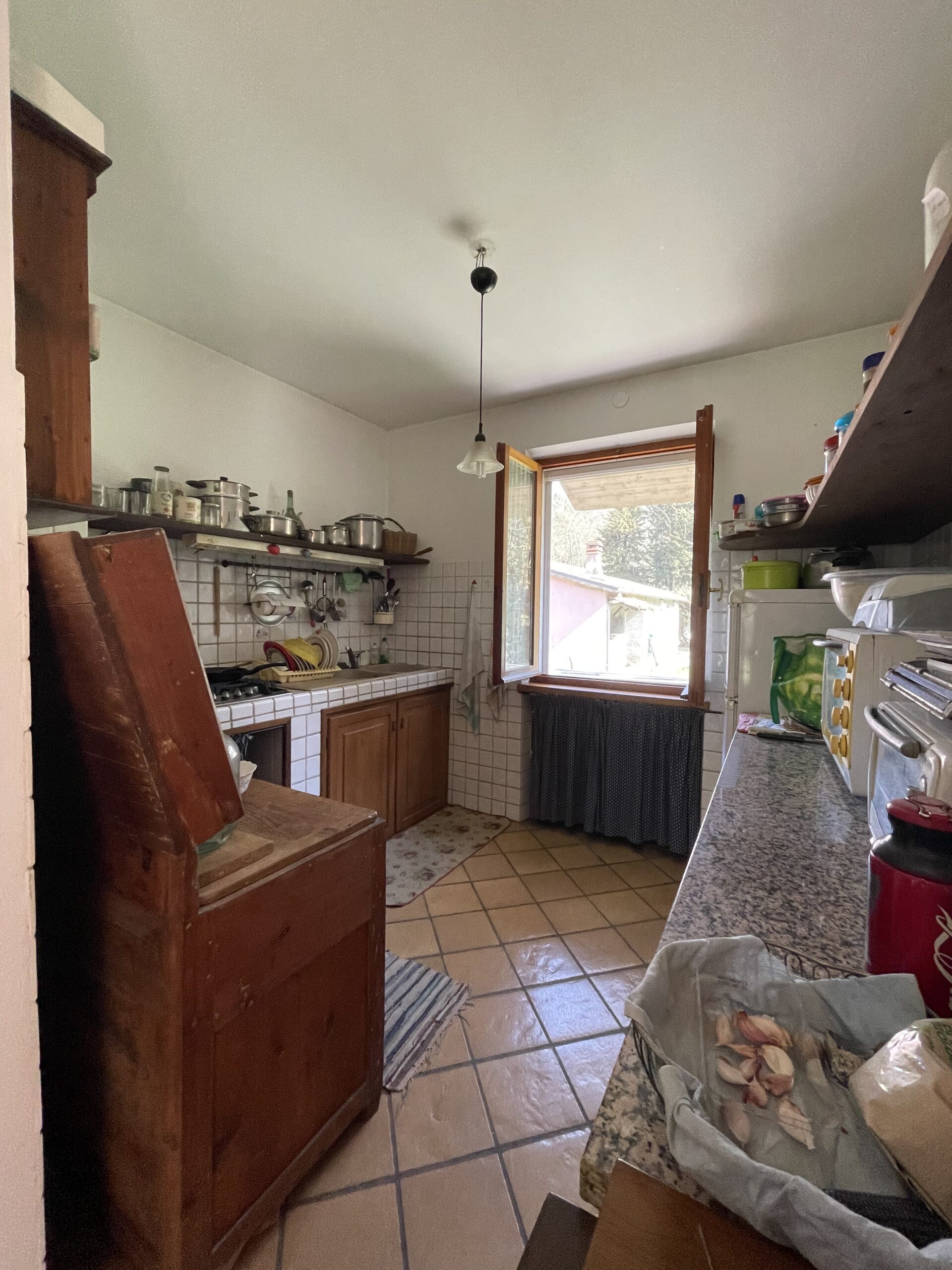 Villa indipendente a Fossombrone con 35.000 mq di bosco e uliveti - Rif.A102 - immagine 23