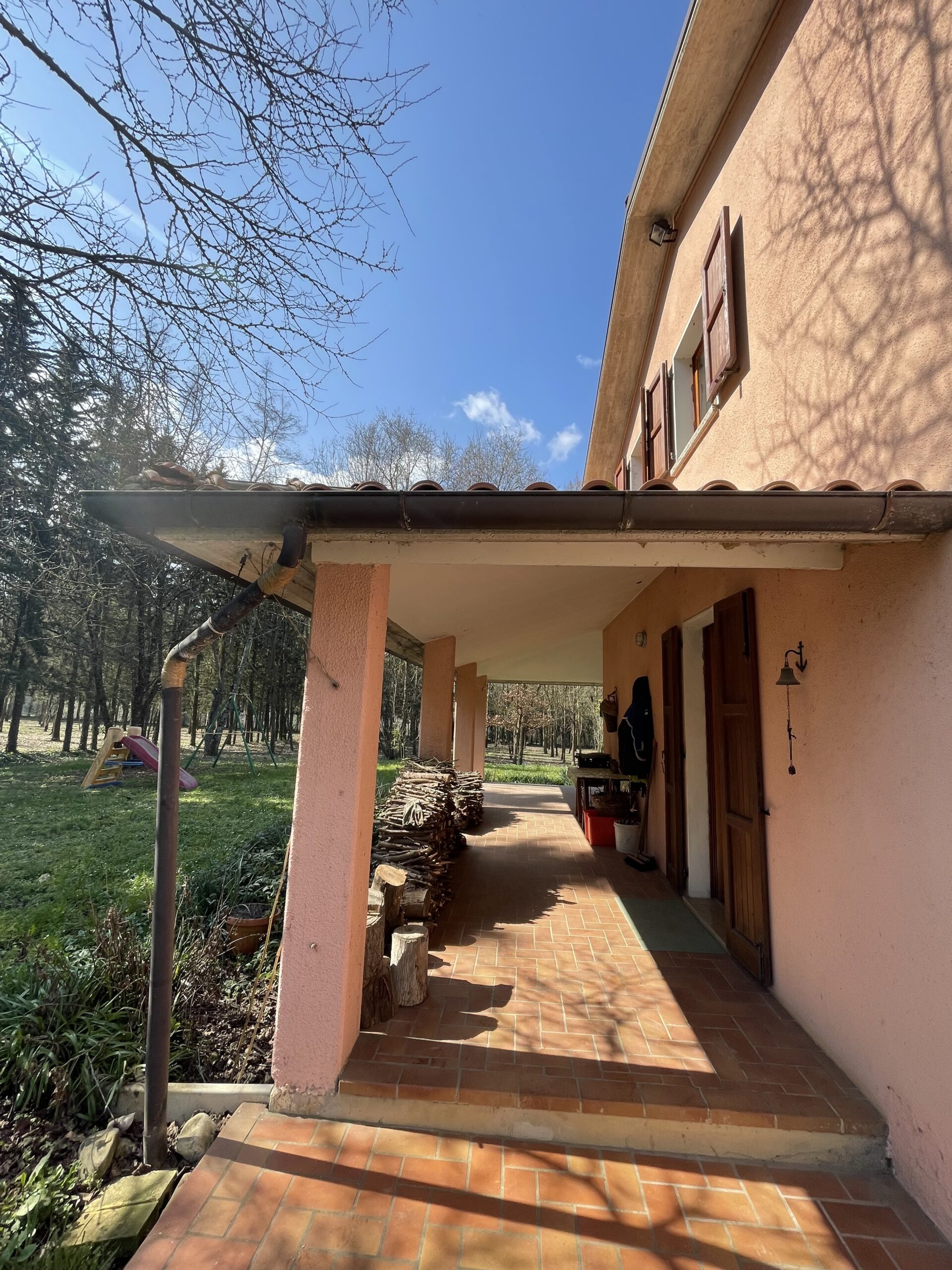 Villa indipendente a Fossombrone con 35.000 mq di bosco e uliveti - Rif.A102 - immagine 15