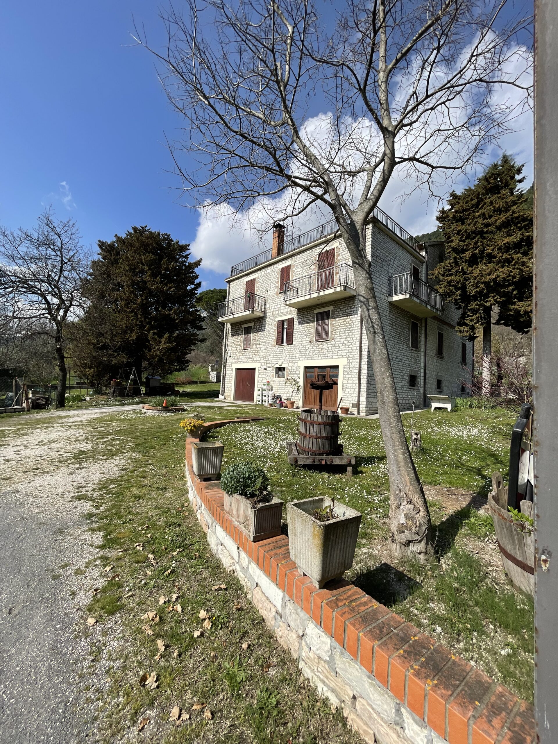 Villa indipendente in pietra Fossombrone con 1000 mq di giardino - Rif.CR387 - immagine 3