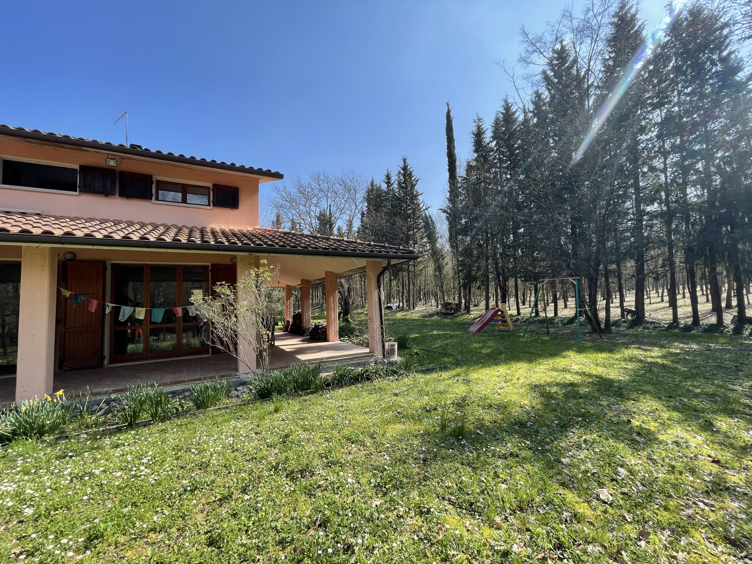 Villa indipendente a Fossombrone con 35.000 mq di bosco e uliveti - Rif.A102 - immagine 4