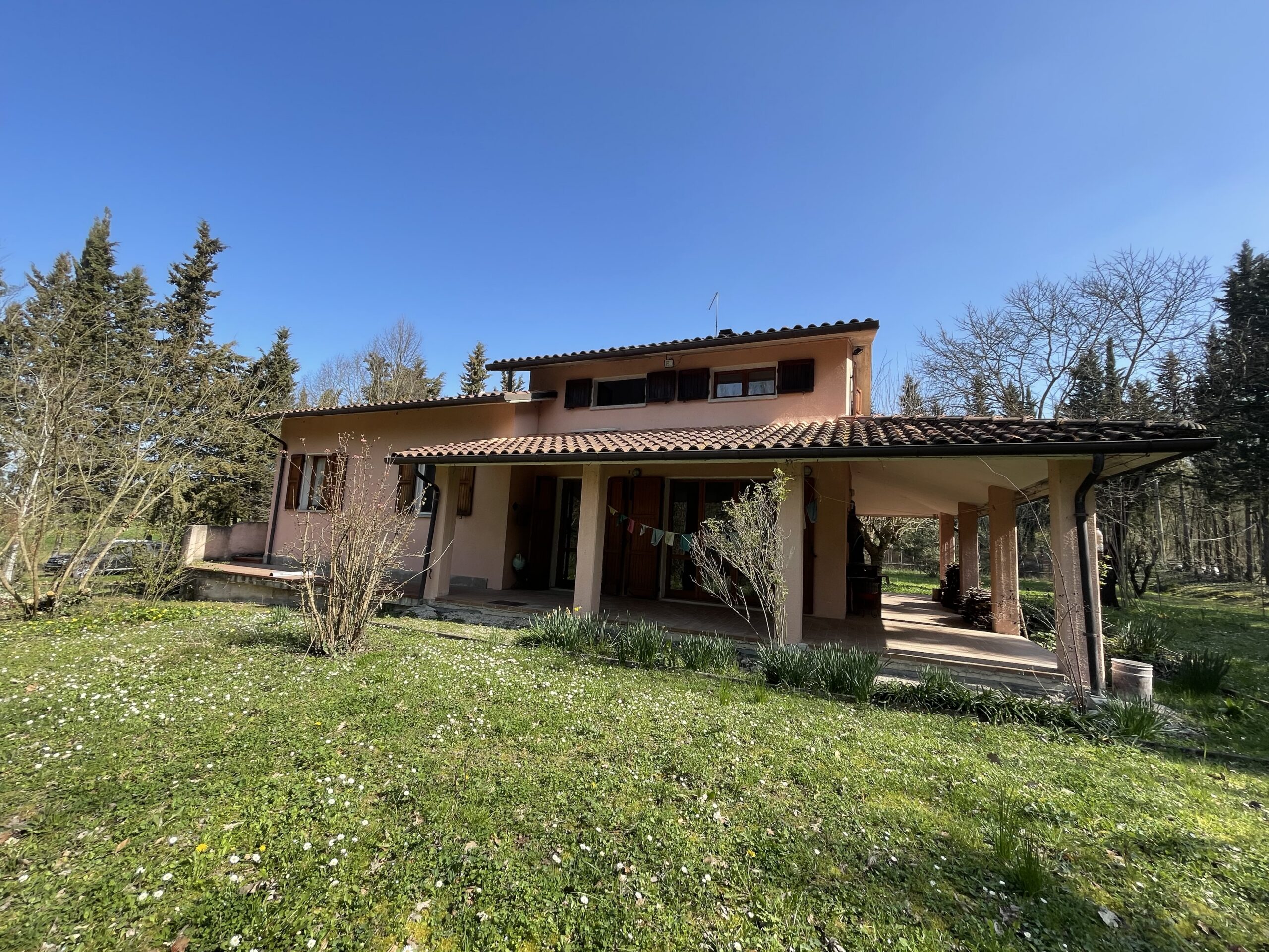 Villa indipendente a Fossombrone con 35.000 mq di bosco e uliveti - Rif.A102 - immagine 5