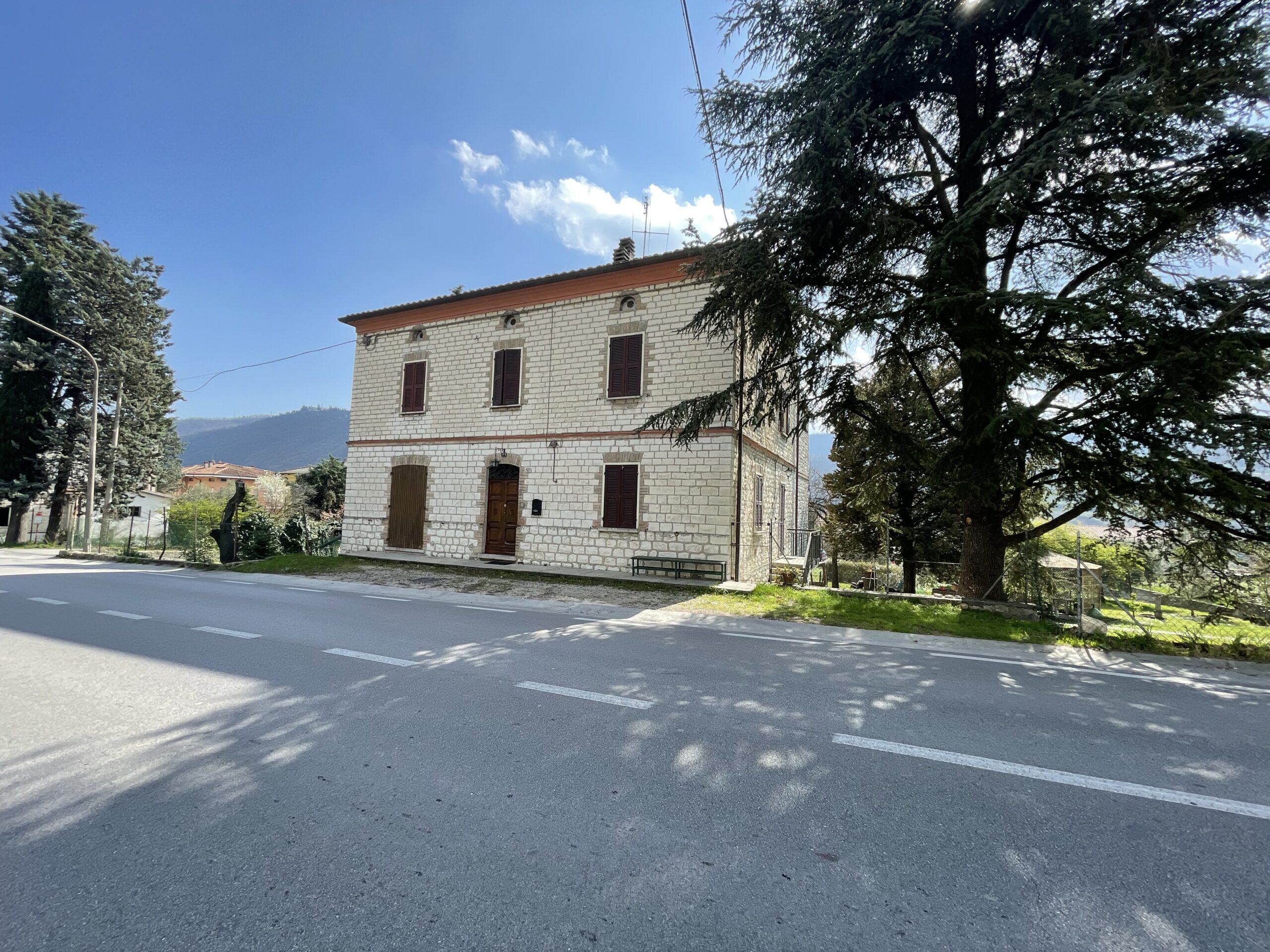 Villa indipendente in pietra Fossombrone con 1000 mq di giardino - Rif.CR387 - immagine 15