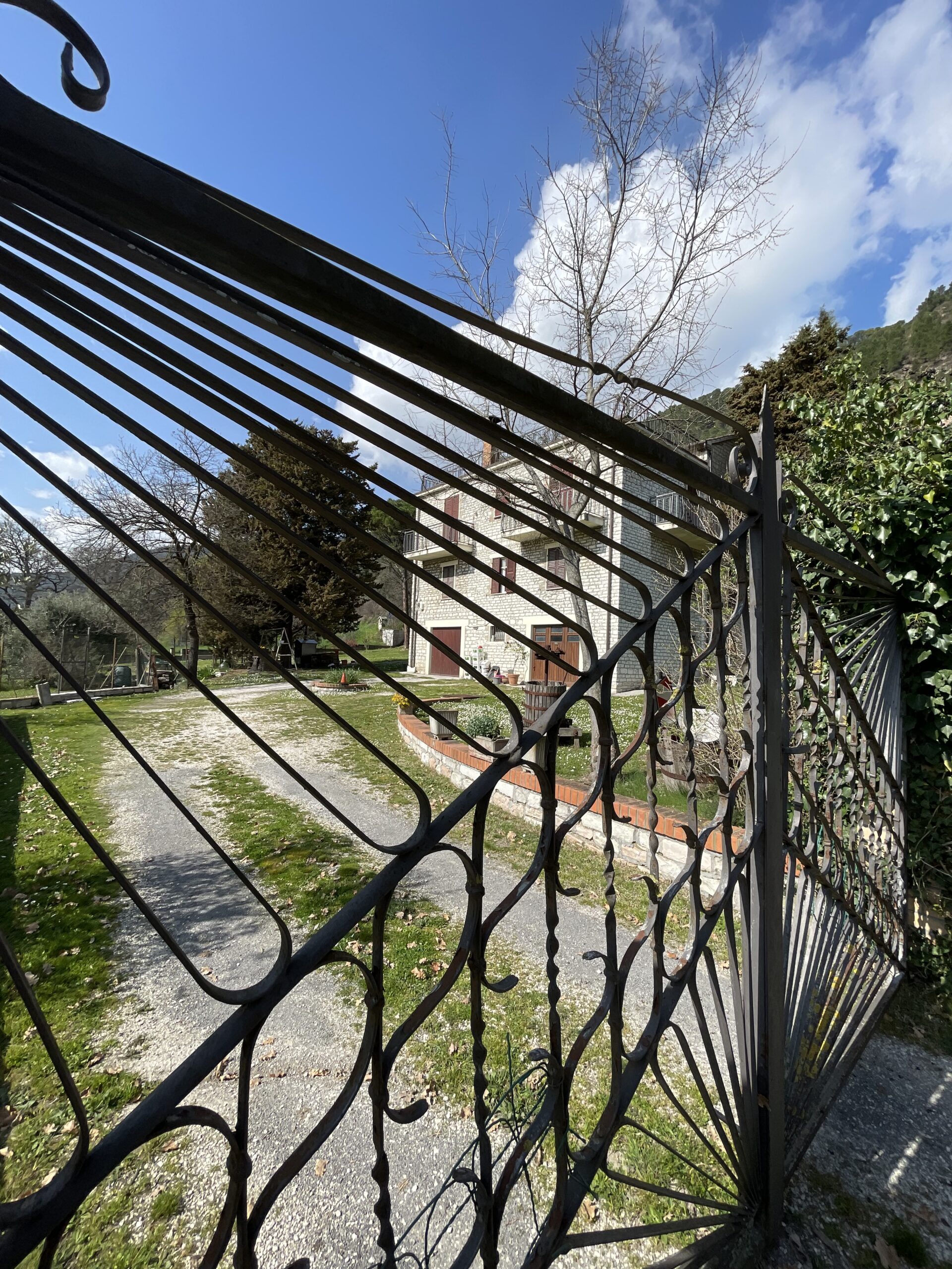 Villa indipendente in pietra Fossombrone con 1000 mq di giardino - Rif.CR387 - immagine 4