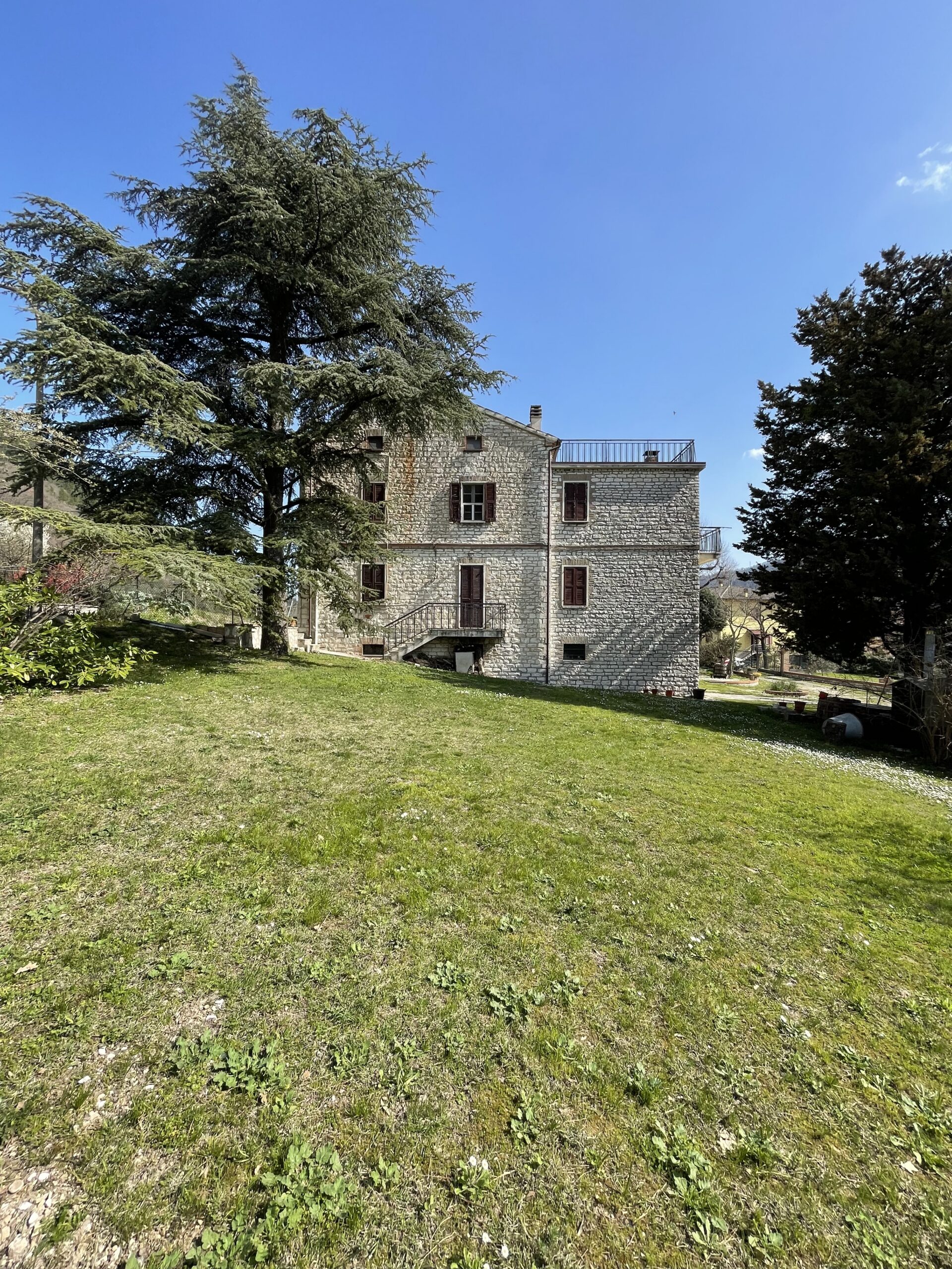 Villa indipendente in pietra Fossombrone con 1000 mq di giardino - Rif.CR387 - immagine 10