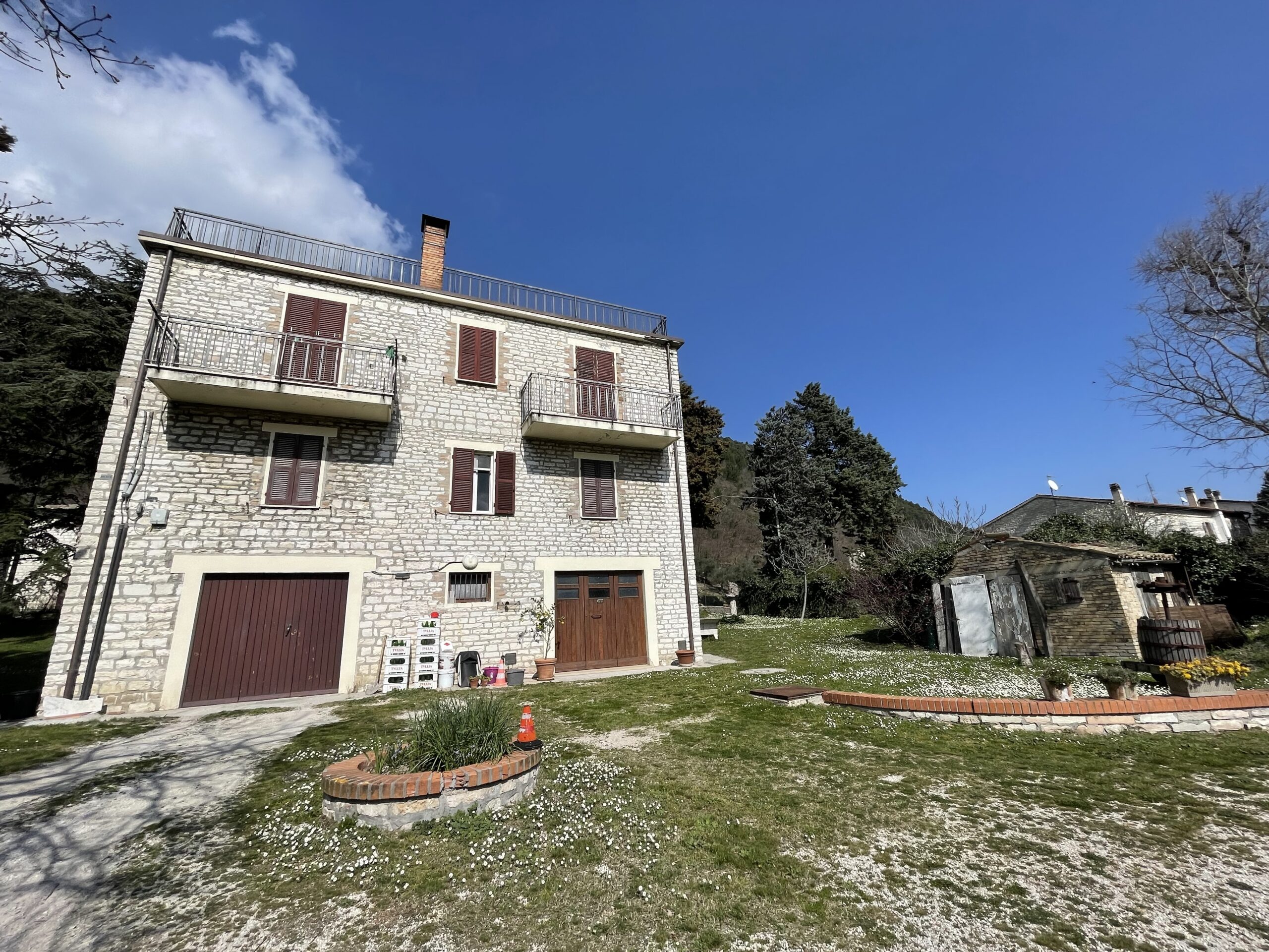 Villa indipendente in pietra Fossombrone con 1000 mq di giardino - Rif.CR387 - immagine 5