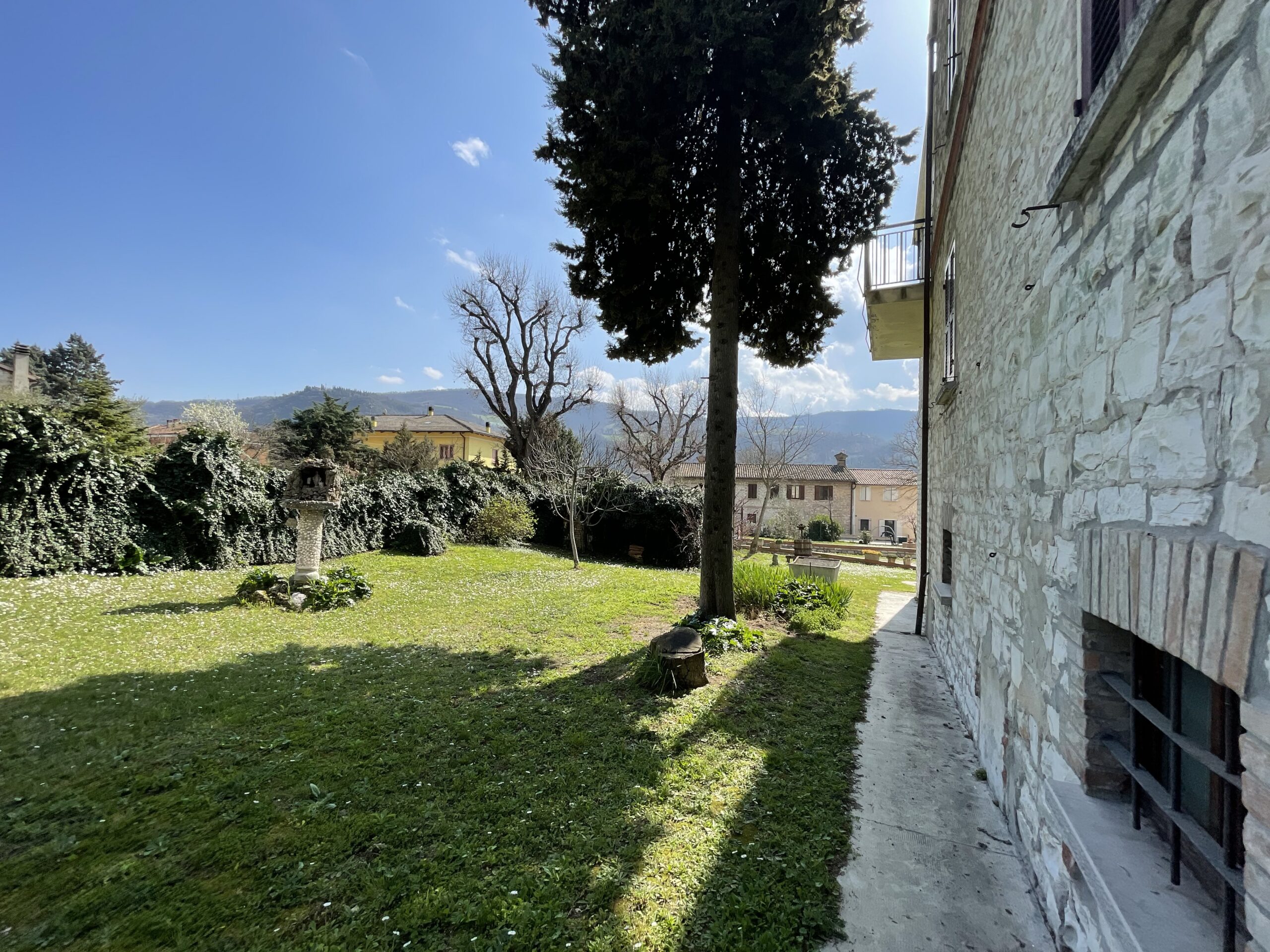 Villa indipendente in pietra Fossombrone con 1000 mq di giardino - Rif.CR387 - immagine 9