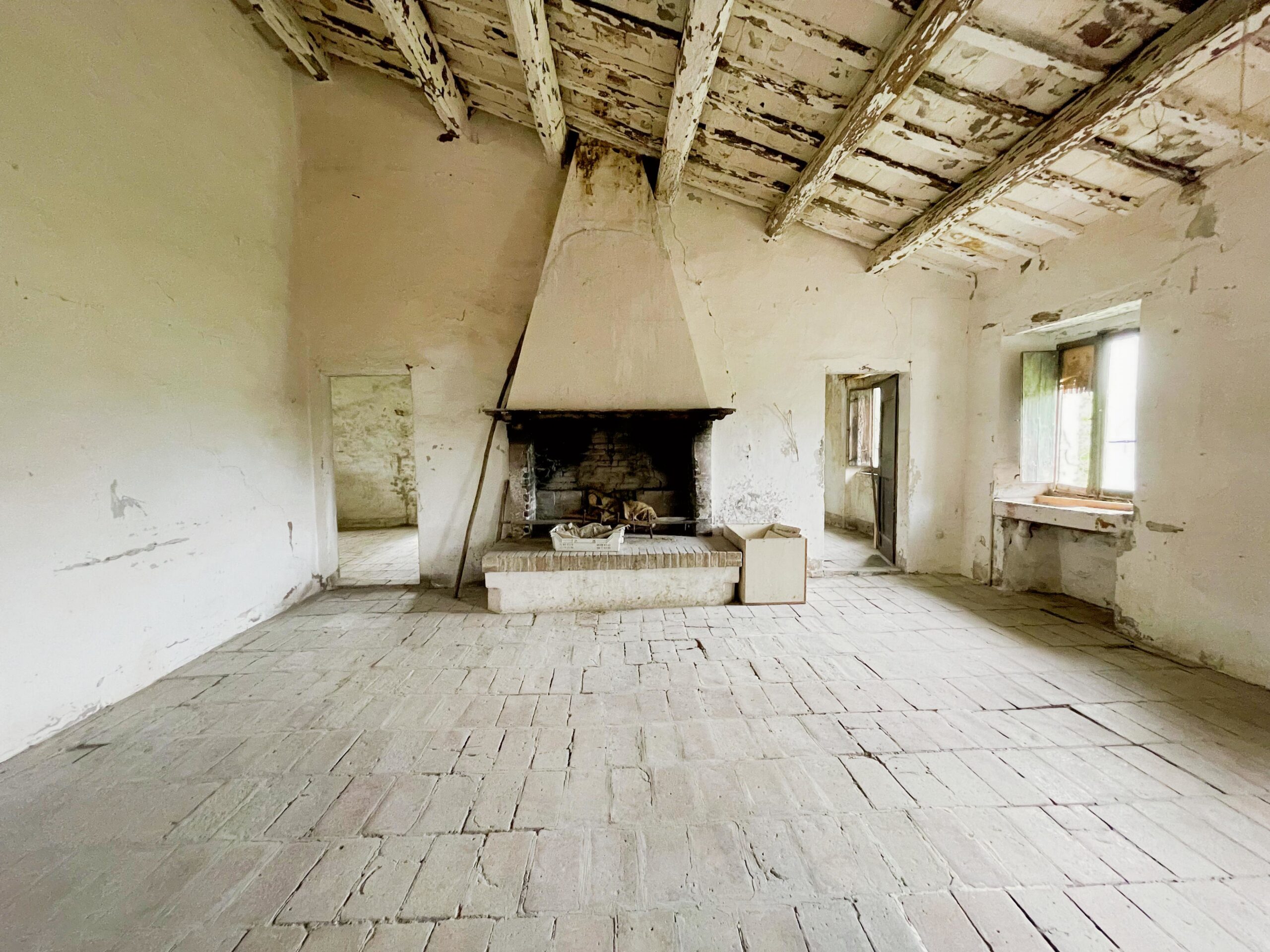 Casale storico da ristrutturare in pietra con 1950 mq. di giardino - Rif. CDR244 - immagine 8