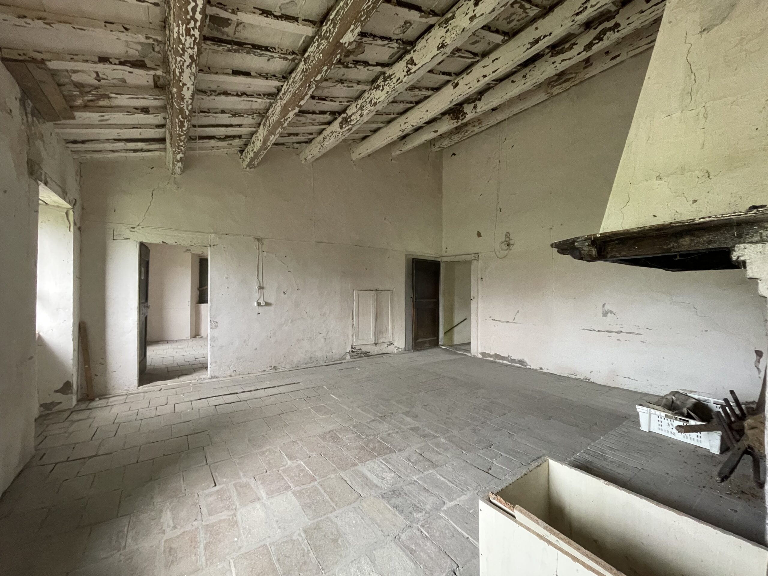 Casale storico da ristrutturare in pietra con 1950 mq. di giardino - Rif. CDR244 - immagine 12