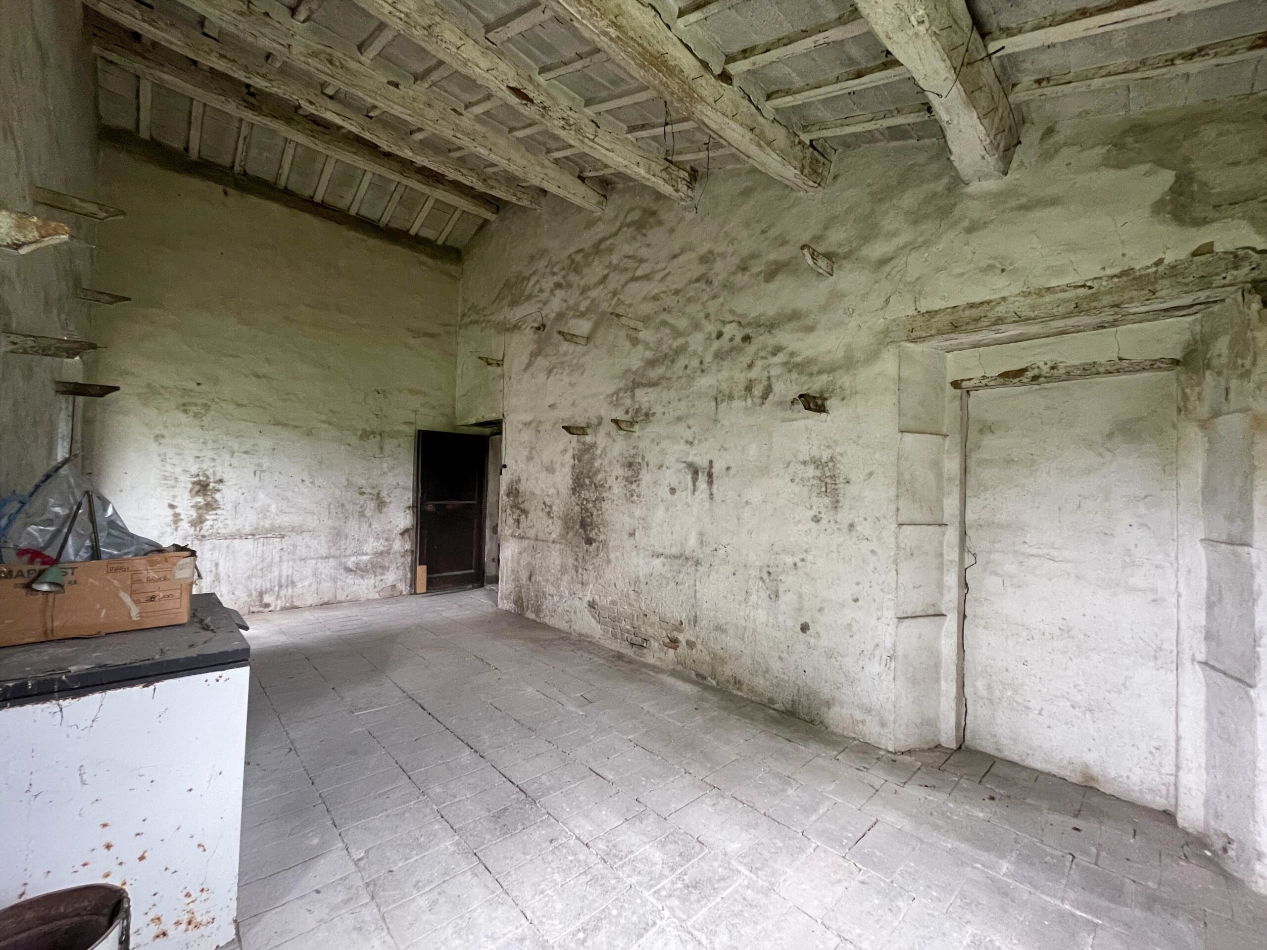 Casale storico da ristrutturare in pietra con 1950 mq. di giardino - Rif. CDR244 - immagine 27