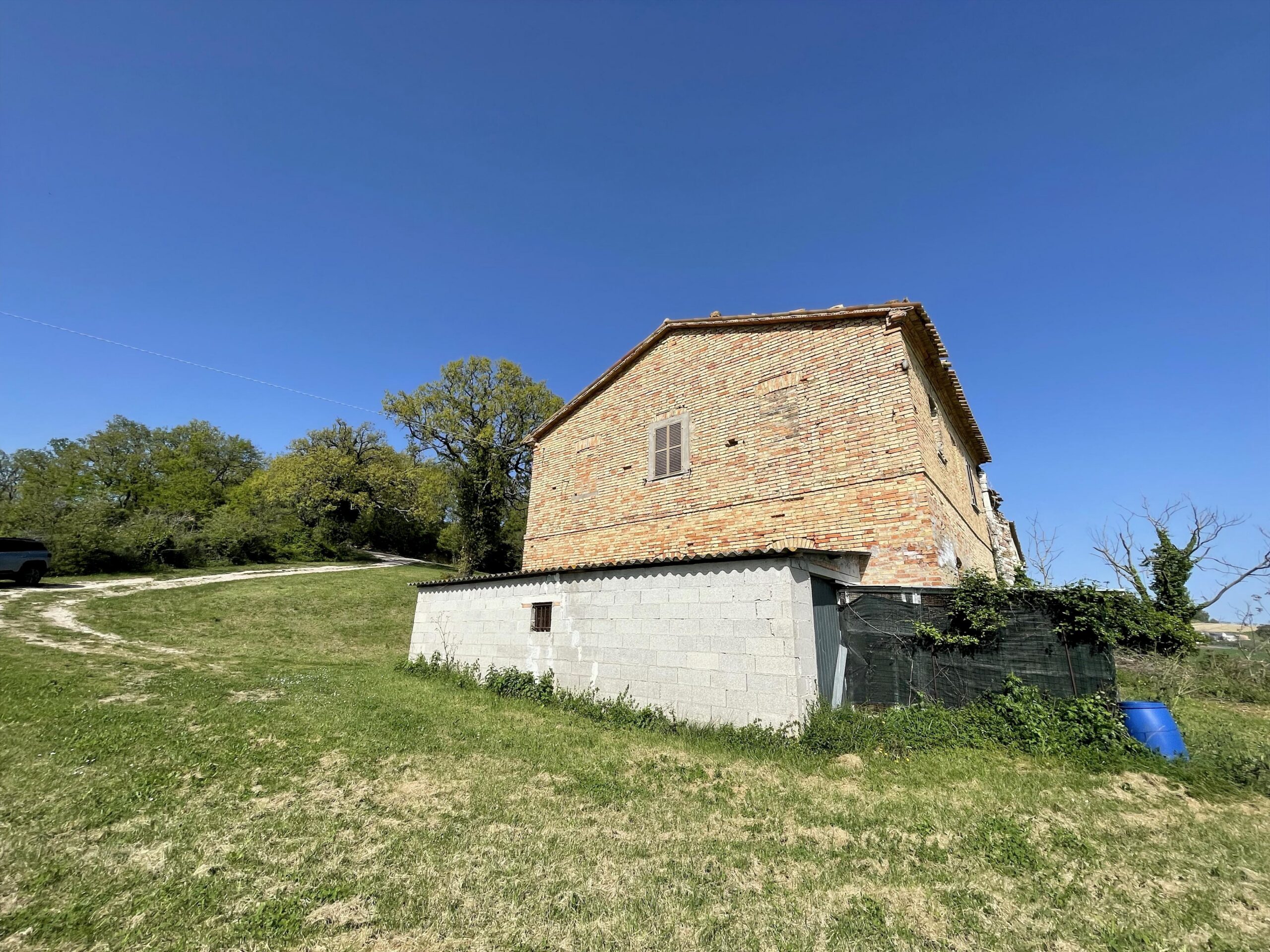 Casale da ristrutturare a Isola del Piano con 8136mq di verde e vista aperta- Rif. CDR222 - immagine 3
