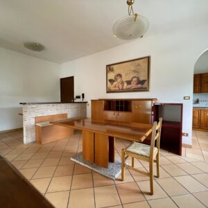 Appartamento 150mq a Fermignano: Centro, Giardino, 3 Camere e Garage -Rif. A100