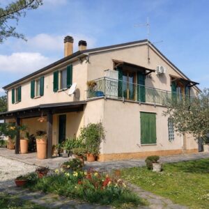 Casa indipendente con Vista Mare a Pesaro: Ampio Parco di 9700 mq. tra Mare e Colline - Rif. V414