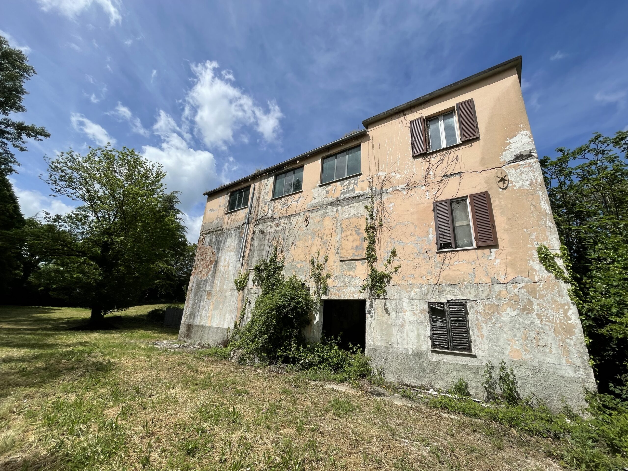 Palazzina da Ristrutturare con Parco Privato ad Acqualagna – Rif. V405 - immagine 2