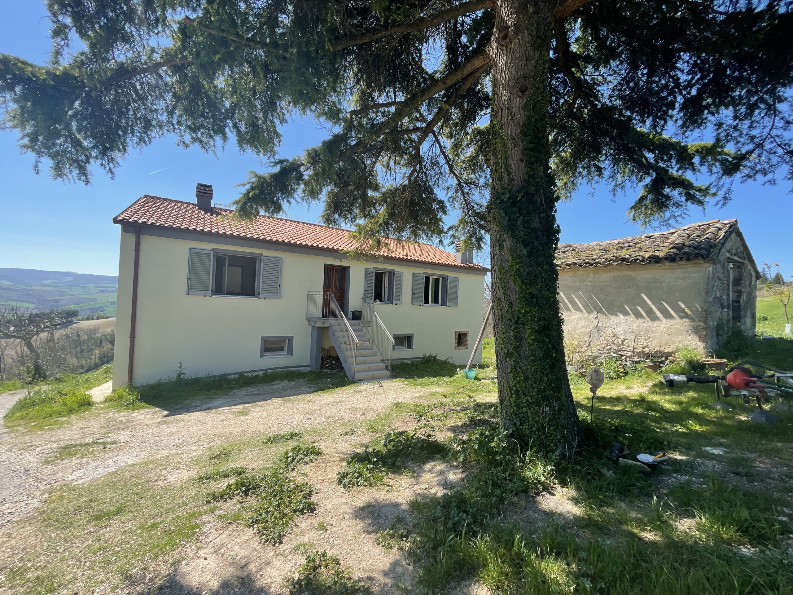 Casale Ristrutturato A4 con 9 ettari di terreno a Vallefoglia - Rif. CR373 - immagine 3