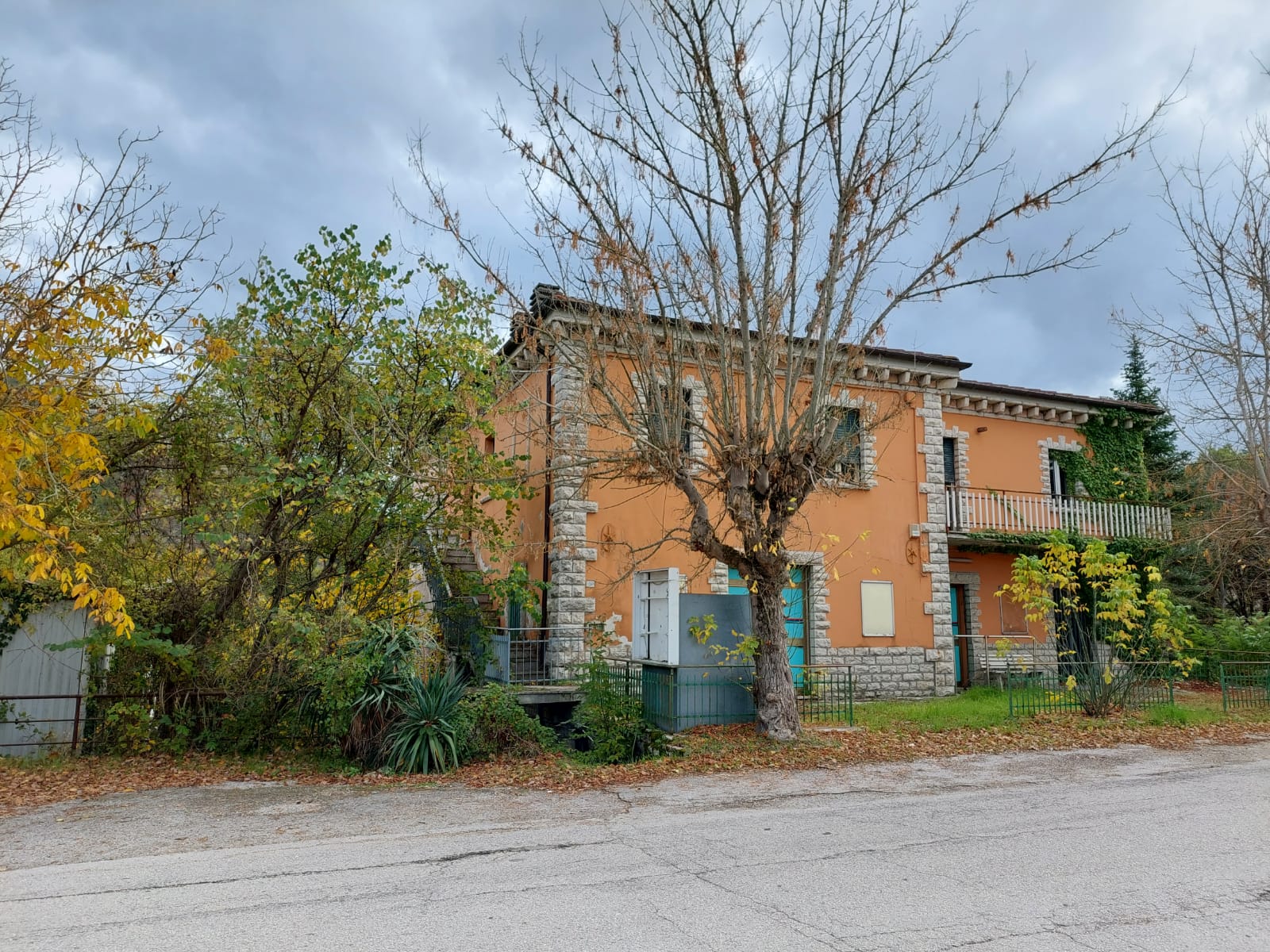 Palazzina da Ristrutturare con Parco Privato ad Acqualagna – Rif. V405 - immagine 2