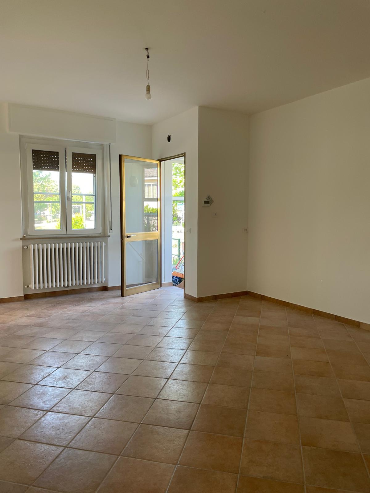 Appartamento Piano Terra ristrutturato con giardino a Fermignano - Rif. A145 - immagine 3