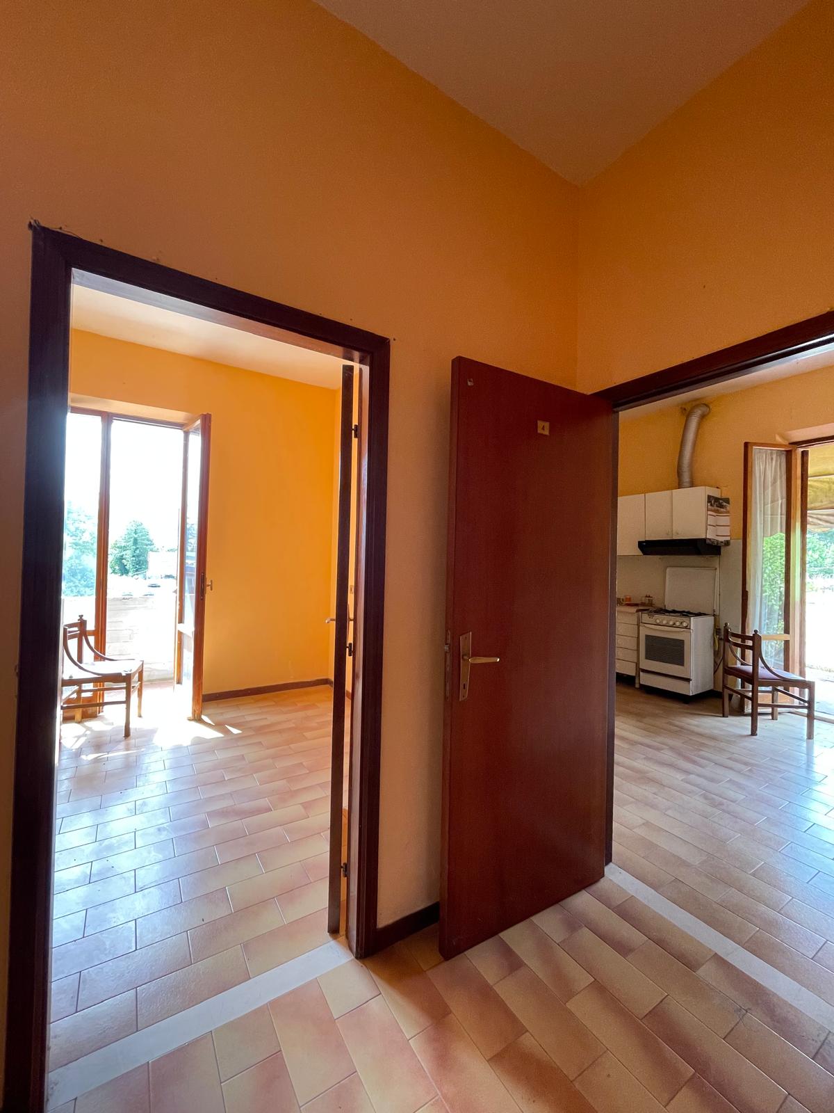 Casa Indipendente a Fermignano con 3 Appartamenti e Scoperto - Rif. V489 - immagine 21