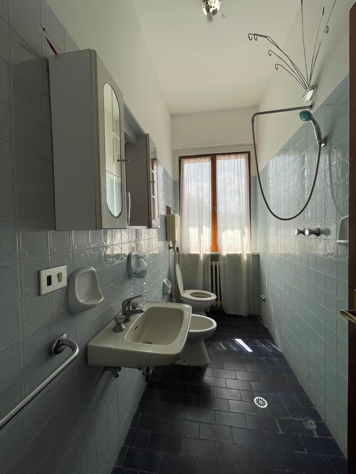 Casa Indipendente a Fermignano con 3 Appartamenti e Scoperto - Rif. V489 - immagine 20