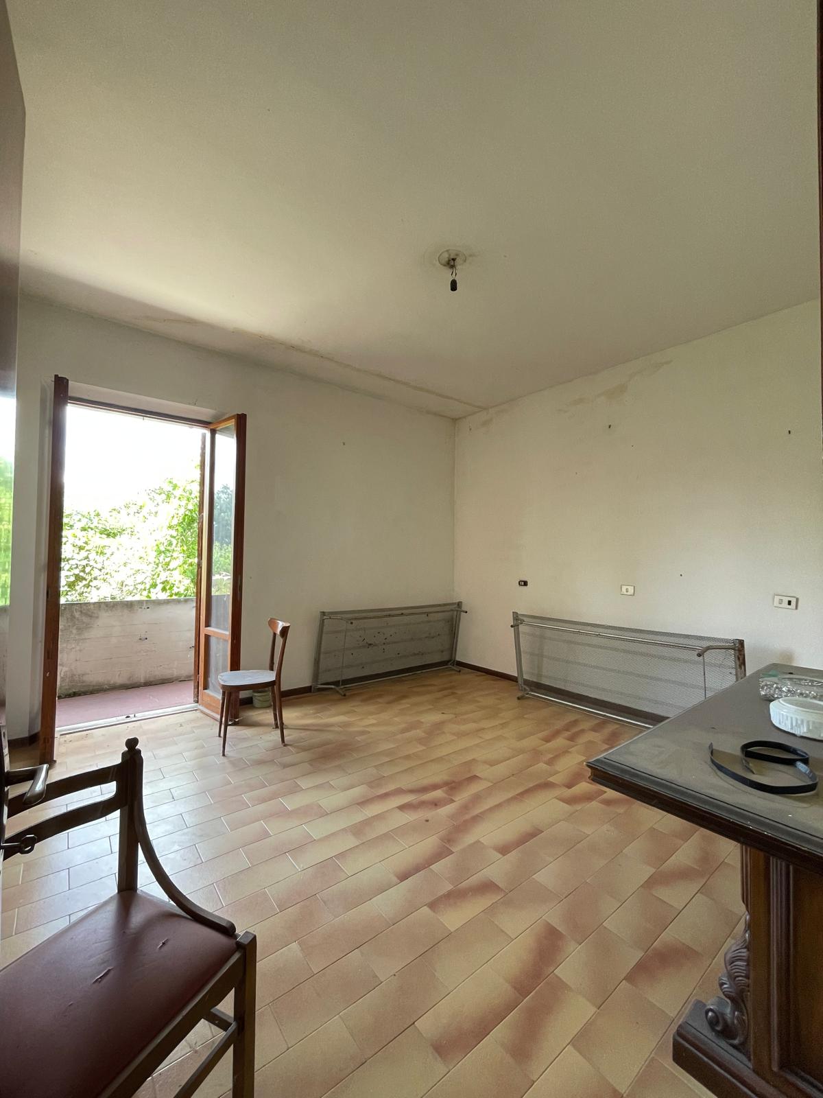 Casa Indipendente a Fermignano con 3 Appartamenti e Scoperto - Rif. V489 - immagine 25