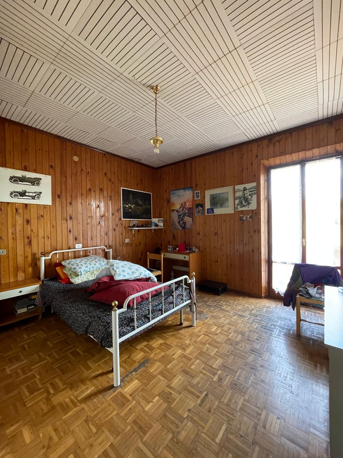 Casa Indipendente a Fermignano con 3 Appartamenti e Scoperto - Rif. V489 - immagine 10