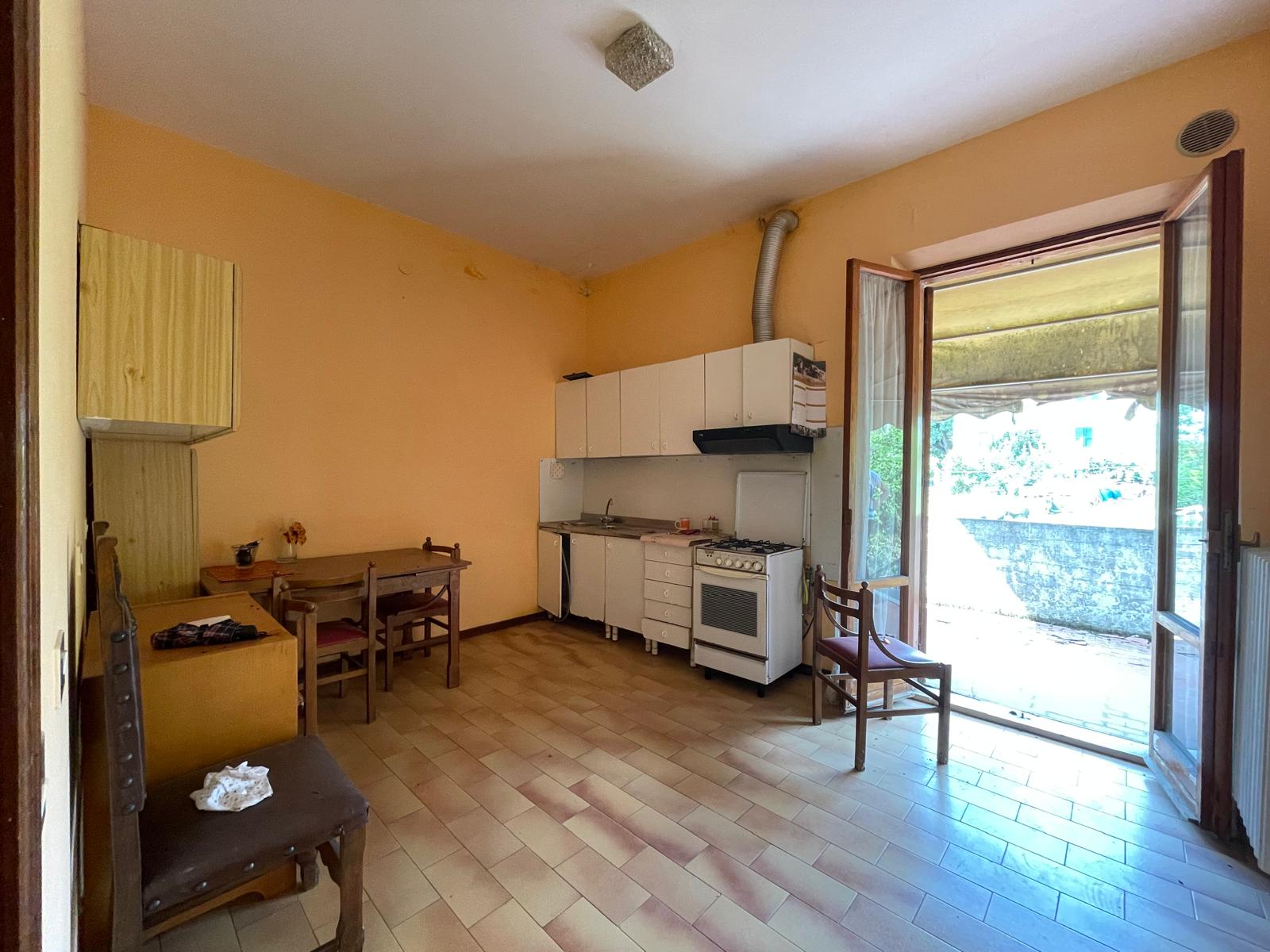 Casa Indipendente a Fermignano con 3 Appartamenti e Scoperto - Rif. V489 - immagine 22